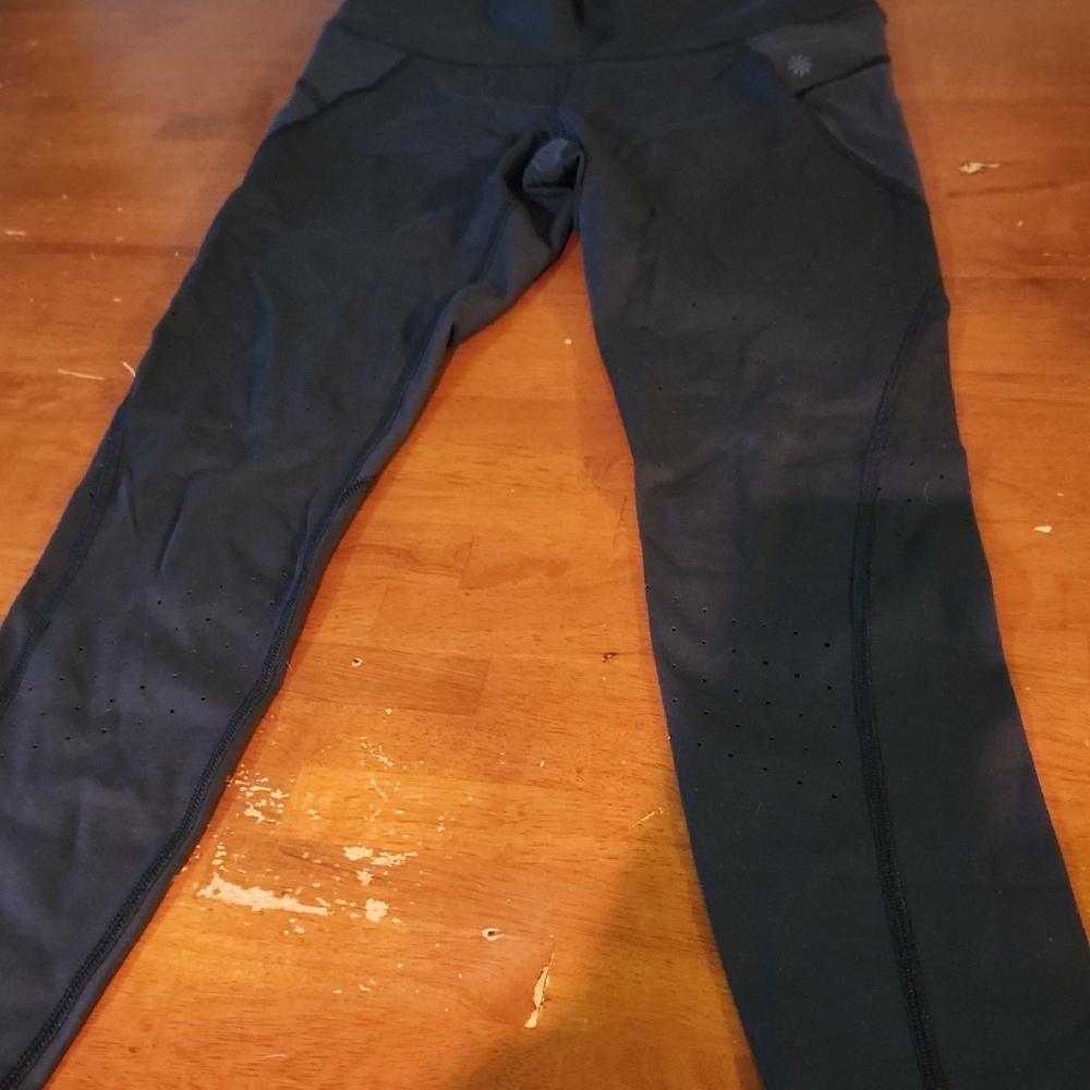 Athleta Stealth Trucool 7/8 Tight Small Black Gym Fitness Perforated